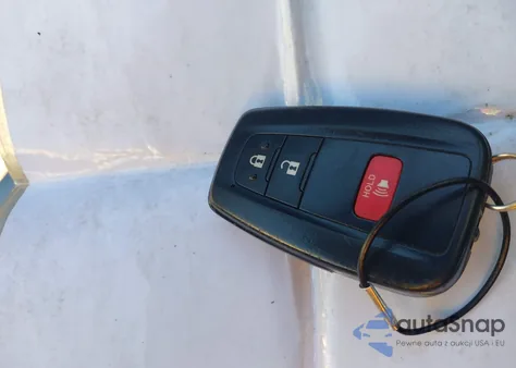 2024 Toyota Rav4 Xle z USA, uszkodzony, nr VIN 2T3W1RFV3RC258019